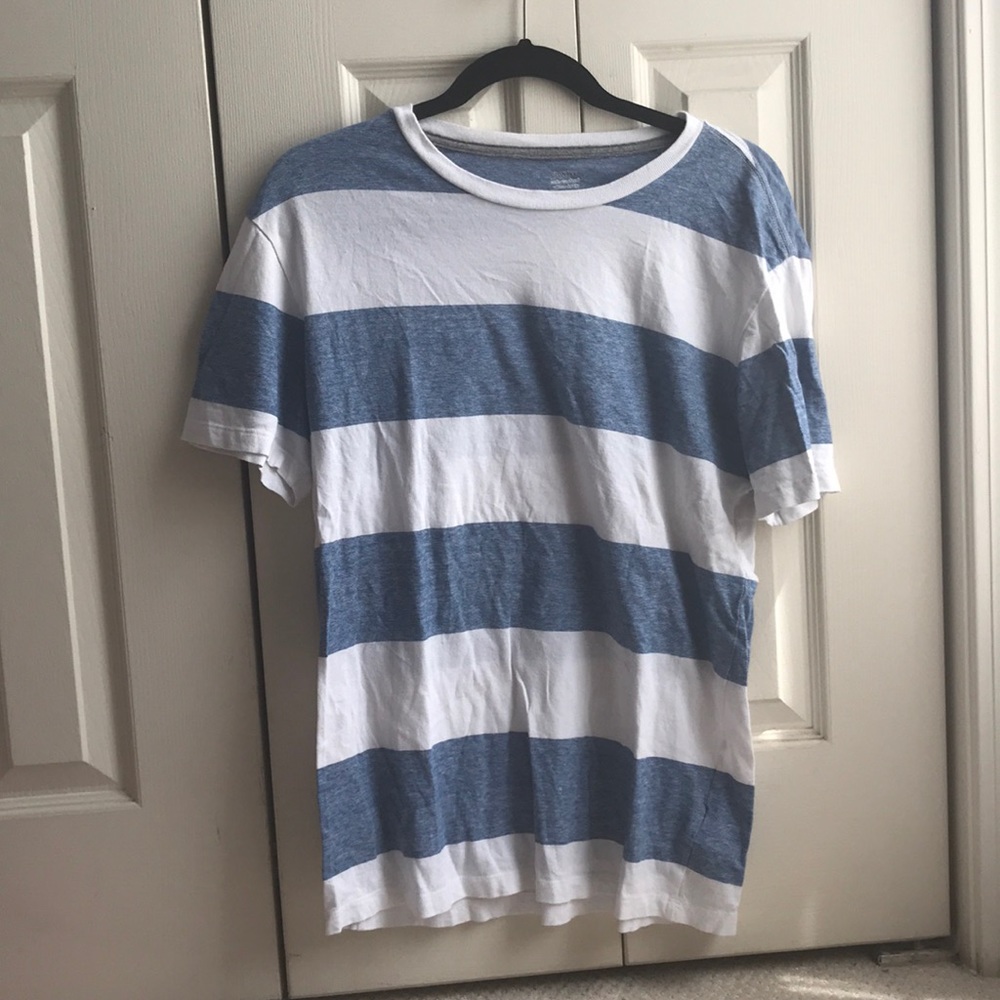 White and blue striped t shirt